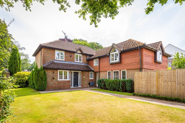Willian Place, Hindhead, GU26 5 bed detached house for sale