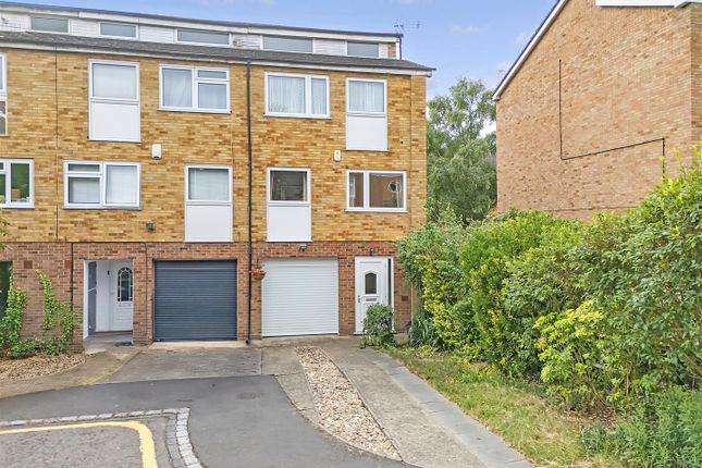 Glengall Road, Woodford Green IG8 4 bed semi