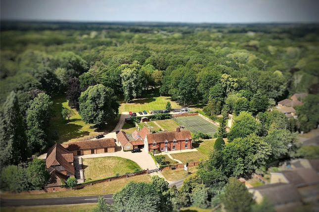 Littlewick Road, Knaphill, Surrey, GU21 6 bed detached house for sale