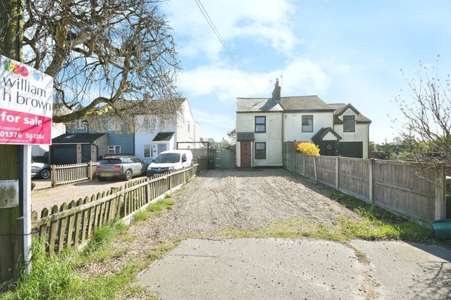 2 bedroom semi-detached house for sale