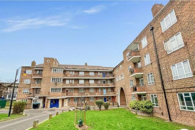 Atwood House, Kingswood Estate, SE21 2 bed flat for sale