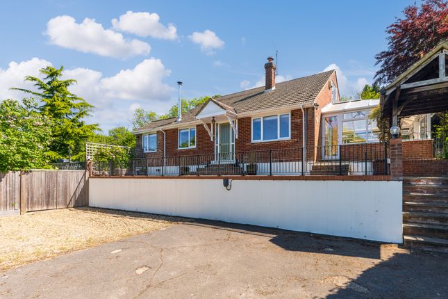 South Green, Sittingbourne, ME9 4 bed detached bungalow for sale