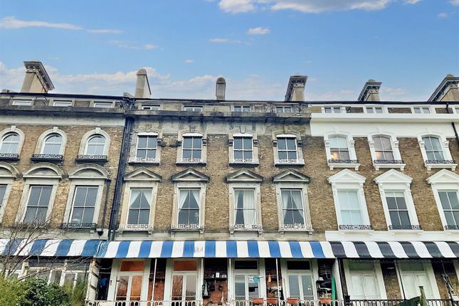 3 bedroom flat for sale