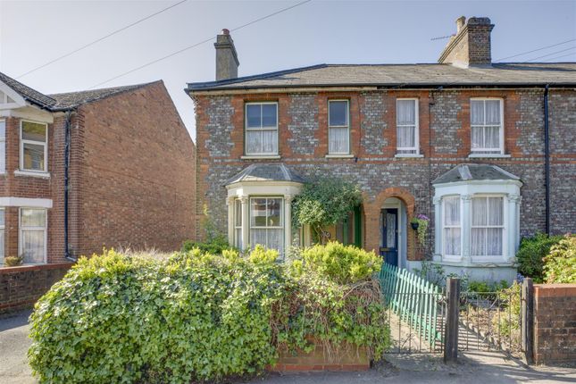 Totteridge Road, High Wycombe HP13 2 bed end of terrace house for sale