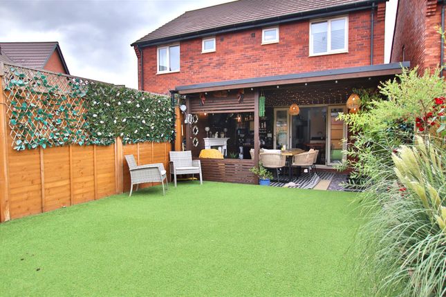Cinnamon Close, Walton Cardiff... 2 bed semi