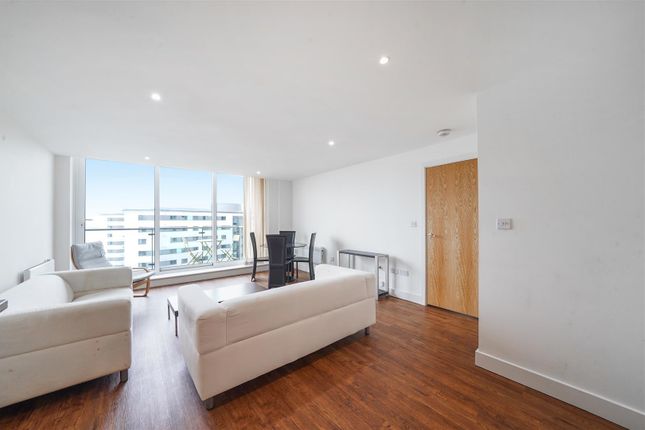 Fathom Court, Gallions Reach, E16 2 bed apartment for sale