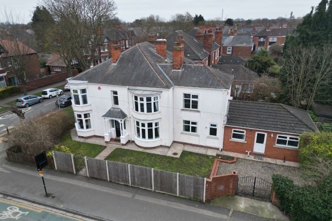 Beverley Road, Hull, HU6 7LH 4 bed semi