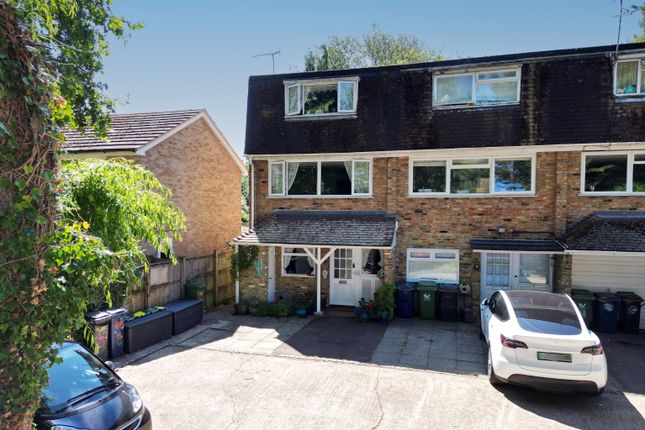3 bed end terrace house