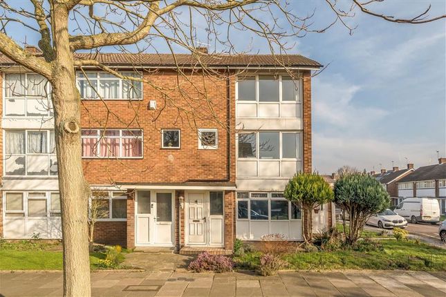 Courtlands Avenue, London SE12 2 bed maisonette for sale
