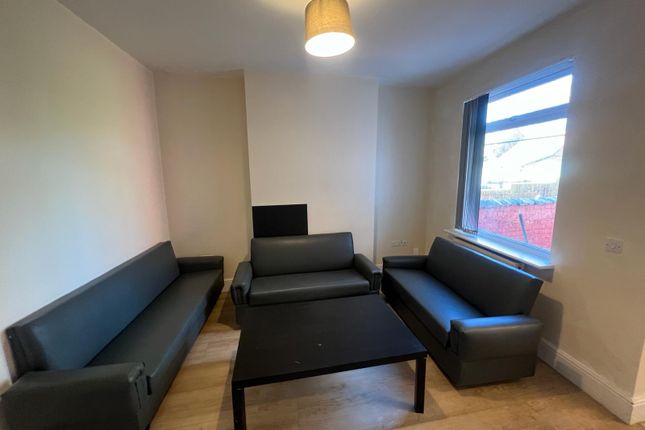 5 bed terraced house