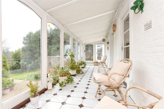 Laglands Close, Reigate, Surrey 4 bed link detached house for sale
