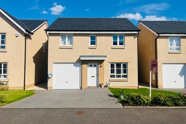 4 bed detached house