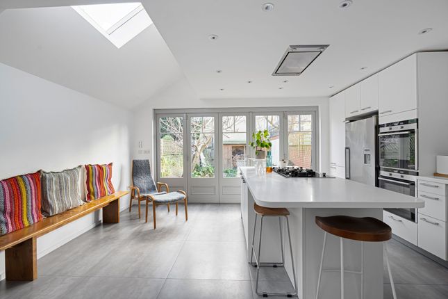 6 bedroom terraced house for sale