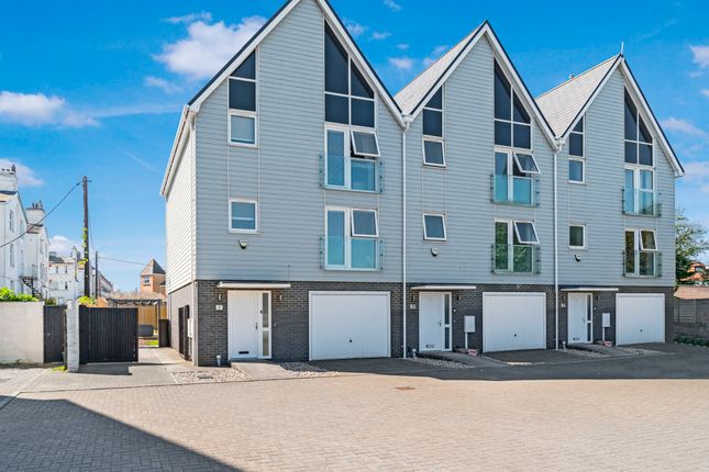Littlestone, New Romney TN28 4 bed end of terrace house for sale