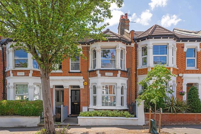 24 Phoenix Road, London 1 bed flat for sale