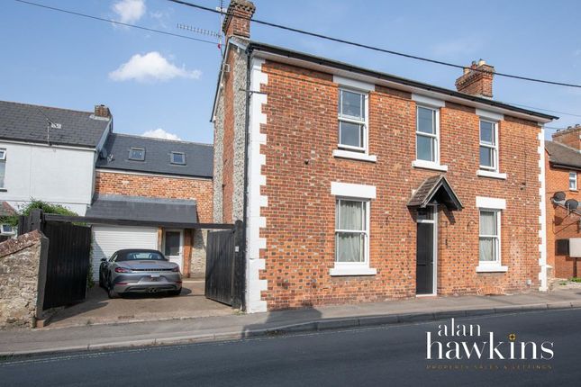 Wood Street, Royal Wootton Bassett SN4 7 3 bed detached house for sale