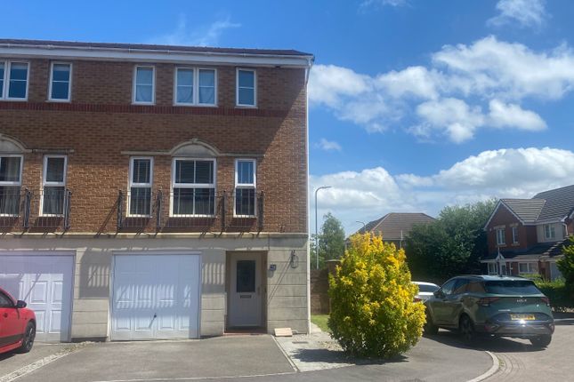 4 bedroom end of terrace house for sale