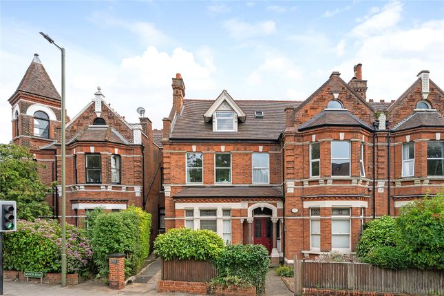 3 bedroom flat for sale