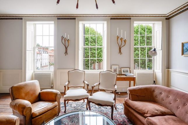 6 bedroom terraced house for sale