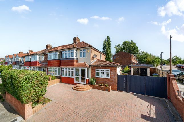 Highmead, Plumstead 3 bed end of terrace house for sale