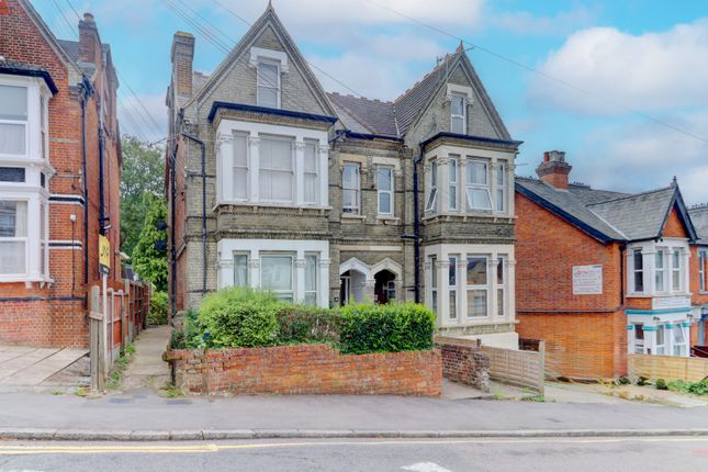 24 Priory Road, Buckinghamshire HP13 1 bed apartment for sale