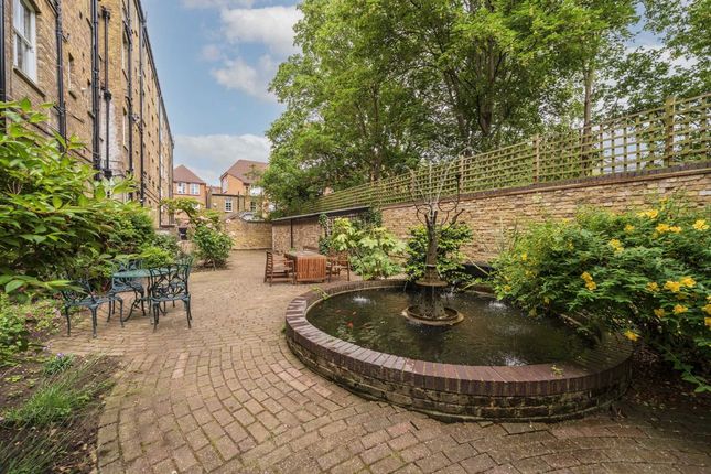 4 bedroom flat for sale