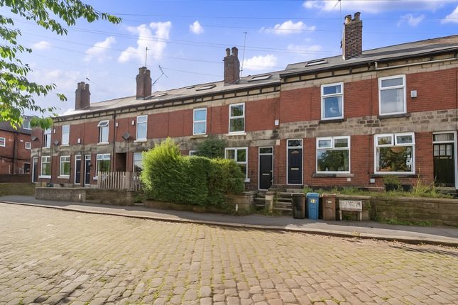 Terraced house for sale