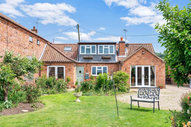 3 bedroom link detached house for sale