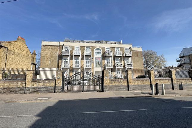 Upton Lane, London 2 bed apartment for sale