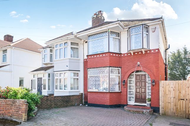 Charmian Avenue, Stanmore, Middlesex 3 bed semi