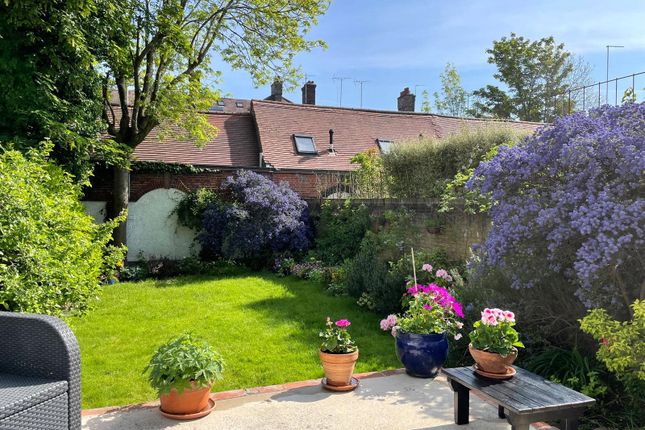 Woodstock Road, Golders Green, NW11 6 bed semi
