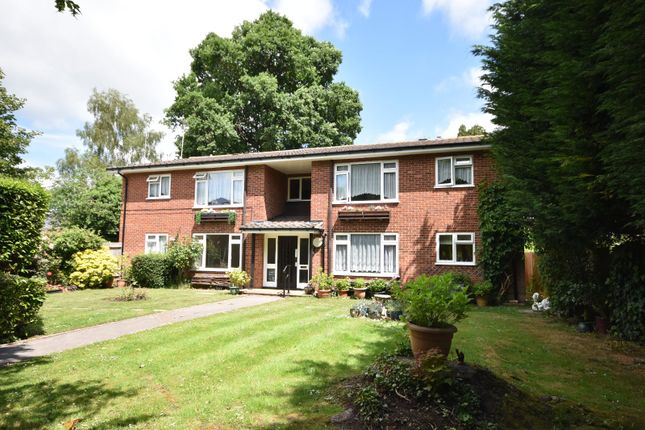 Victoria Road, Horley, RH6 2 bed apartment for sale