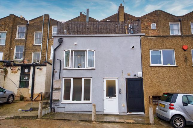 Terraced house for sale