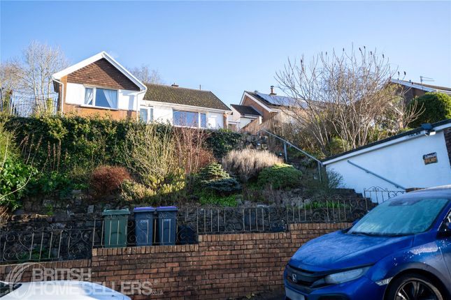 5 bed detached house