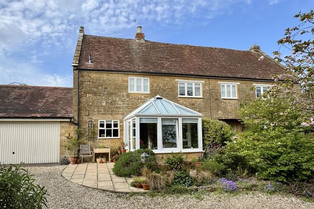 5 bed detached house