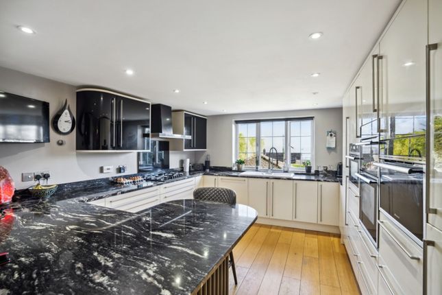Haw Lane, Bledlow Ridge HP14 5 bed detached house for sale