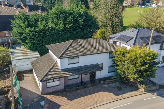 4 bed detached house