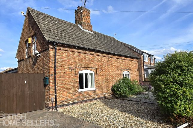 2 bedroom semi-detached house for sale