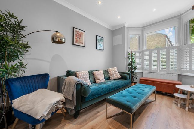 Garfield Road, Wimbledon, London, SW19 1 bed flat for sale