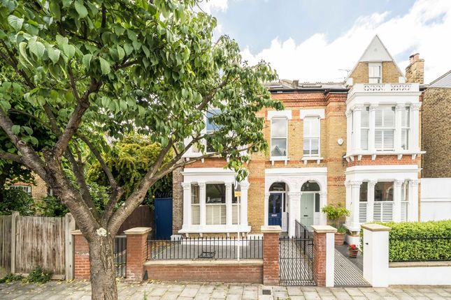 5 bedroom semi-detached house for sale
