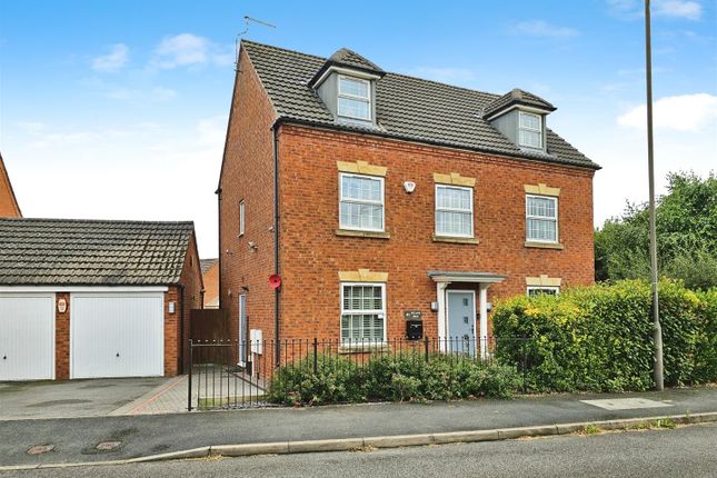 6 bed detached house