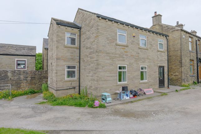 Queensbury Square, Bradford BD13 3 bed detached house for sale