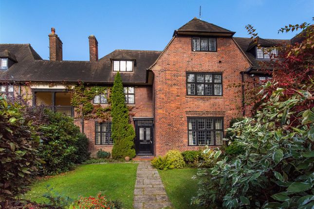 Heath Close, NW11 6 bed terraced house for sale