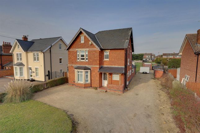 Hucclecote Road, Brockworth 4 bed detached house for sale