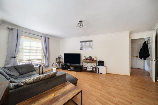 Crow Lane, Rochester 1 bed apartment for sale