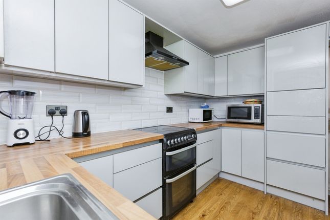 2 bedroom maisonette for sale