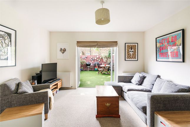 Jackson Close, Hackney E9 2 bed terraced house for sale