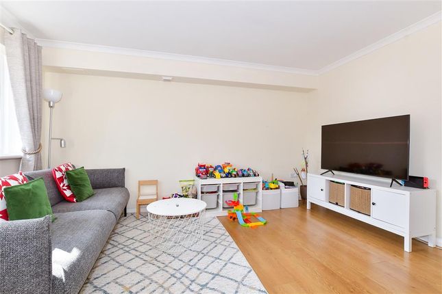 St. Peter's Street, Maidstone, Kent 2 bed flat for sale
