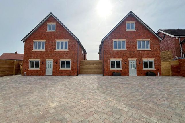 Amberstone, Hailsham, East Sussex, BN27 5 bed detached house for sale