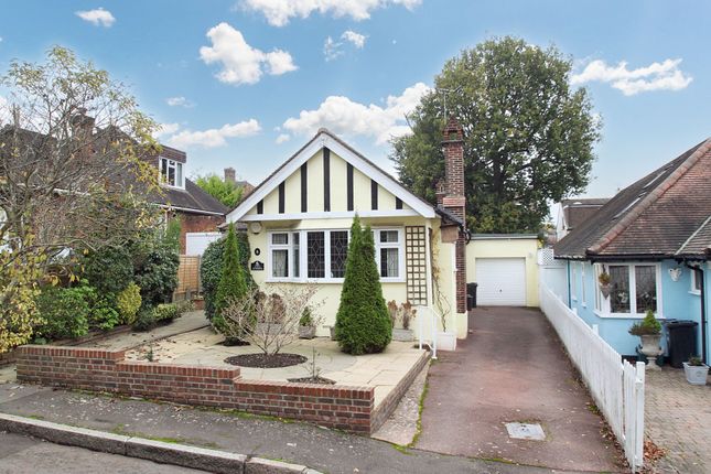 Knighton Close, Woodford Green, IG8 2 bed detached bungalow for sale